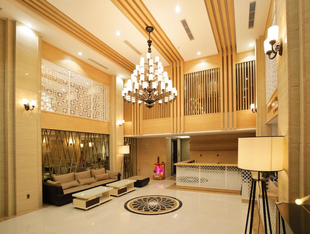 Aiden Saigon Hotel Хошимин Екстериор снимка