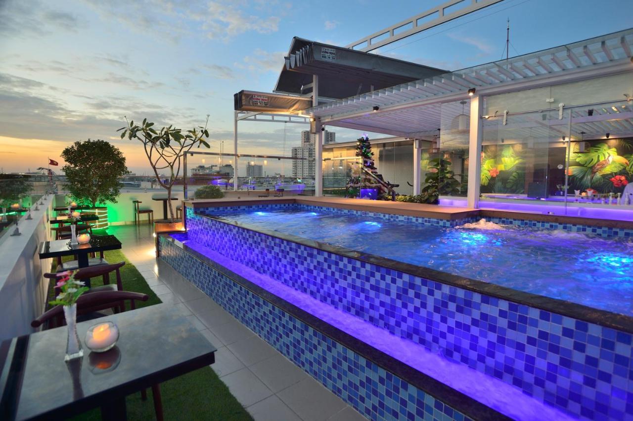 Aiden Saigon Hotel Хошимин Екстериор снимка