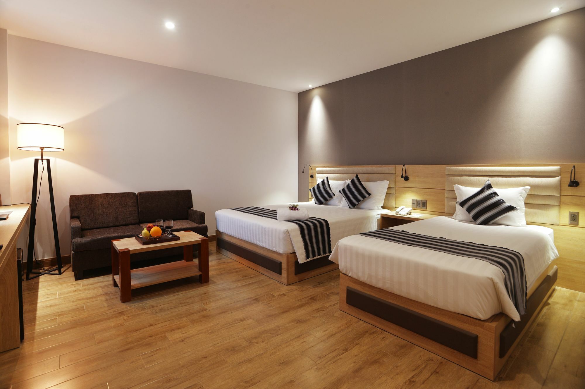 Aiden Saigon Hotel Хошимин Екстериор снимка