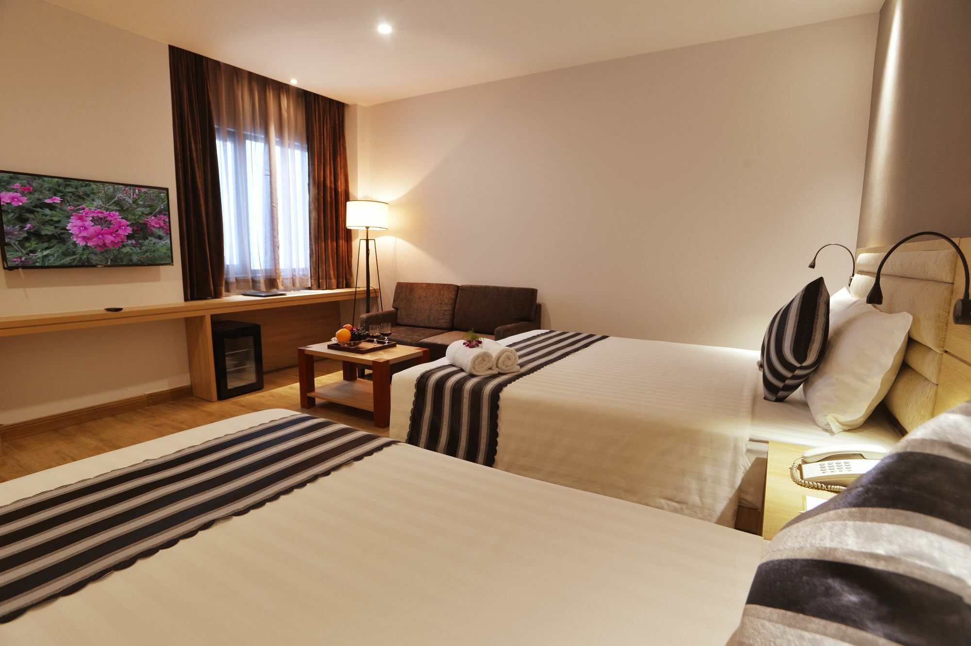 Aiden Saigon Hotel Хошимин Екстериор снимка