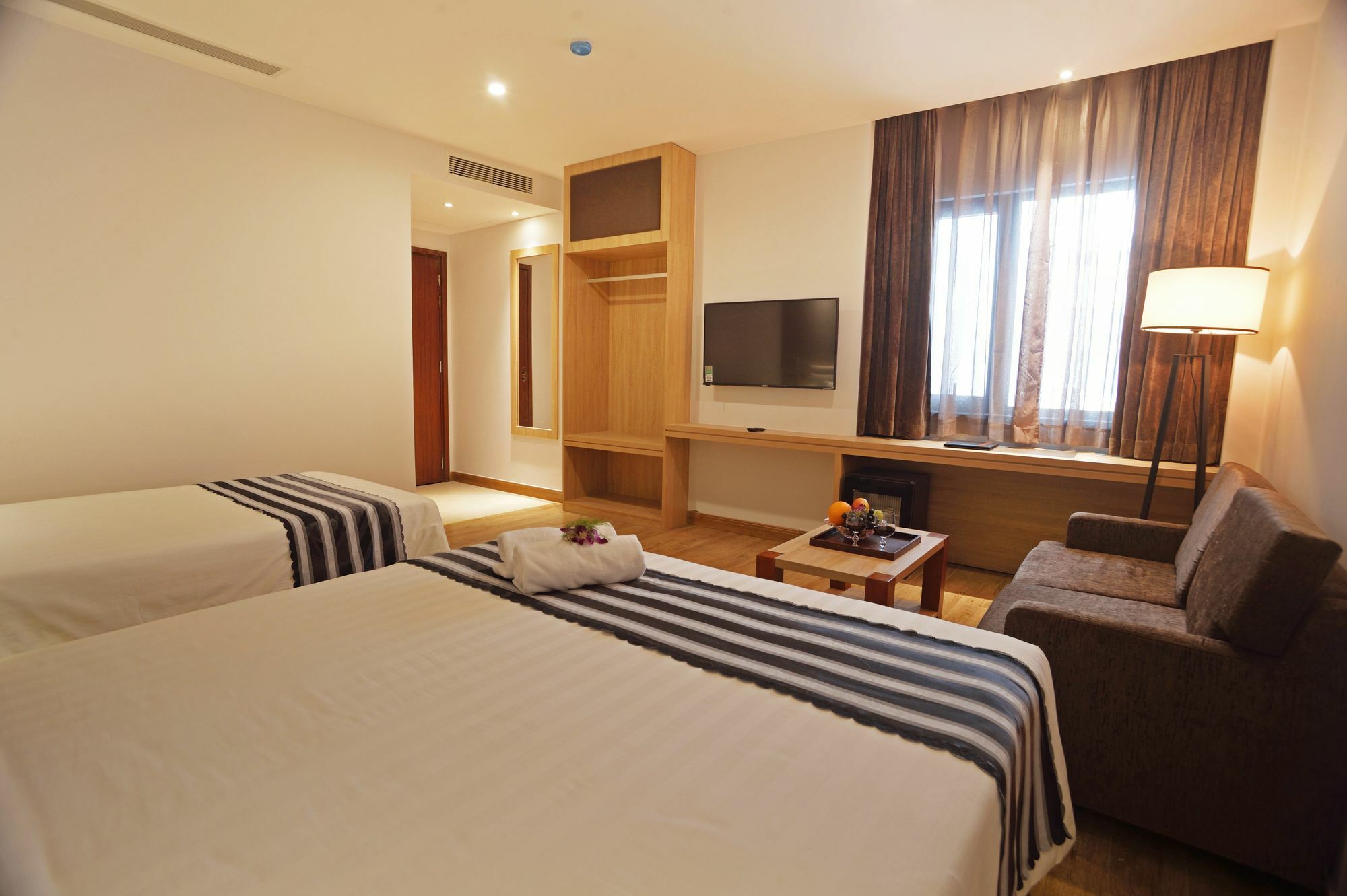 Aiden Saigon Hotel Хошимин Екстериор снимка